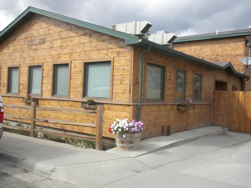 Cowboy'S Lodge Gardiner Extérieur photo